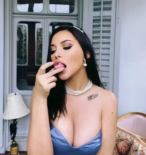 Anna Polina OnlyFans 무료 2