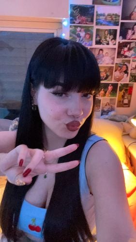 Emily OnlyFans 영 4